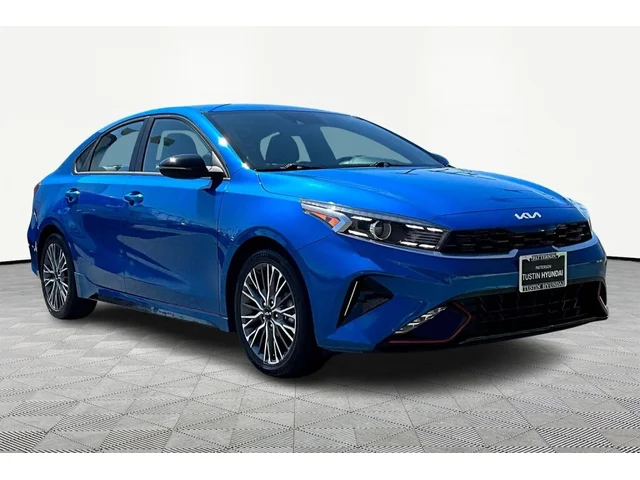 SEMINUEVOS KIA Forte a Tustin    en Tustin Hyundai