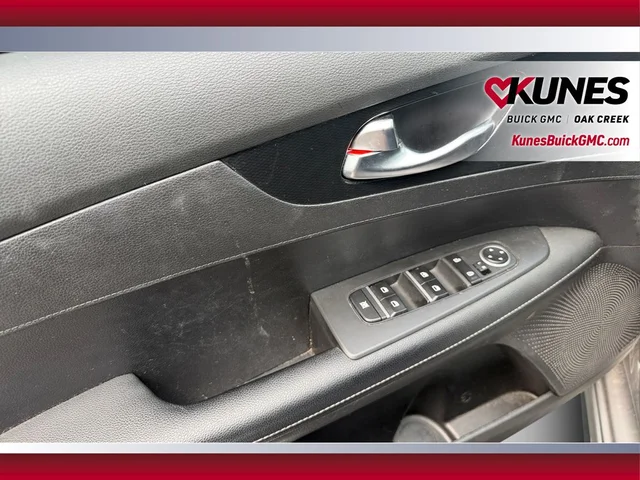 SEMINUEVOS KIA Forte a Estados en autogozo