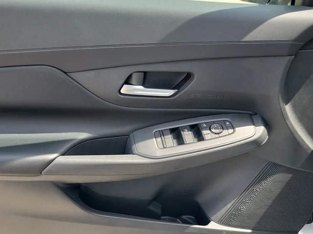 Nuevos NISSAN SENTRA à Estados chez autogozo