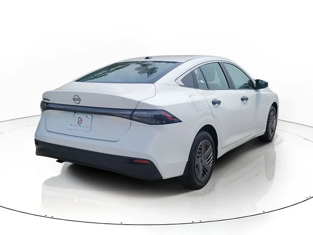 Nuevos NISSAN SENTRA à Estados chez autogozo