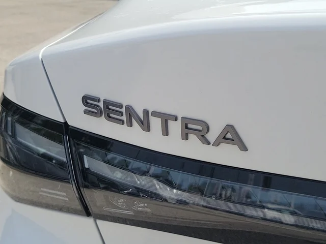 Nuevos NISSAN SENTRA à Estados chez autogozo