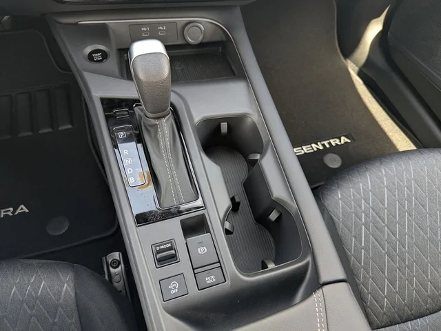 Nuevos NISSAN SENTRA à Estados chez autogozo