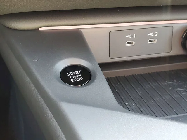 Nuevos NISSAN SENTRA à Estados chez autogozo