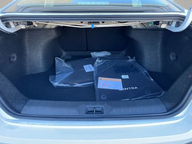 Nuevos NISSAN SENTRA à Estados chez autogozo