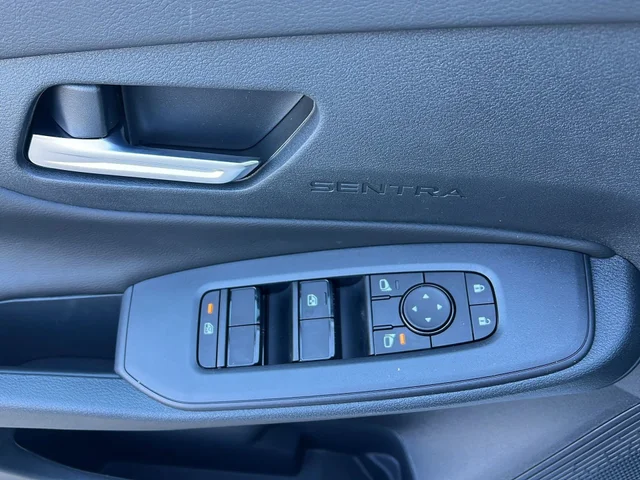 Nuevos NISSAN SENTRA à Estados chez autogozo