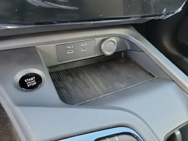 Nuevos NISSAN SENTRA à Estados chez autogozo