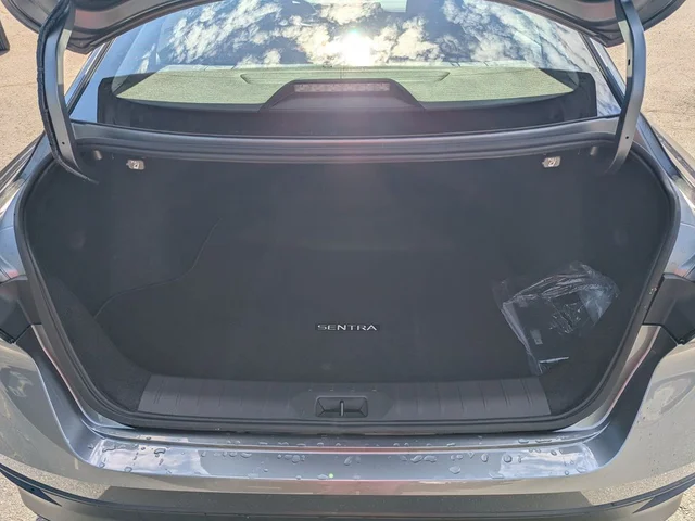 Nuevos NISSAN SENTRA à Estados chez autogozo