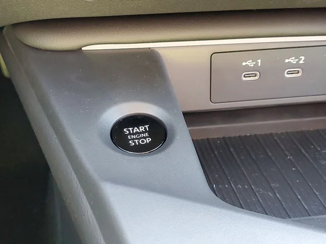 Nuevos NISSAN SENTRA à Estados chez autogozo