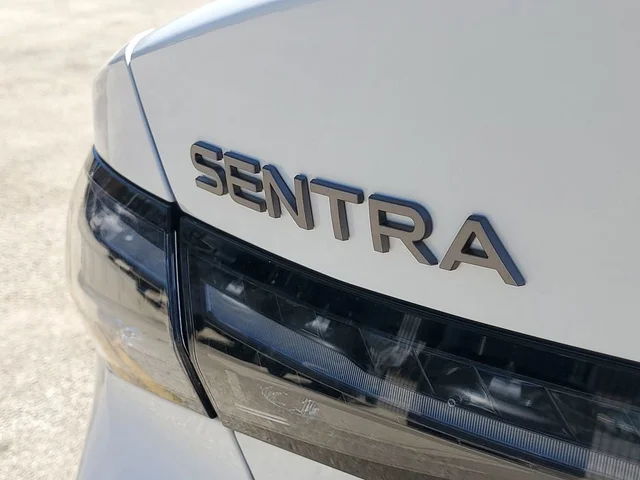 Nuevos NISSAN SENTRA à Estados chez autogozo