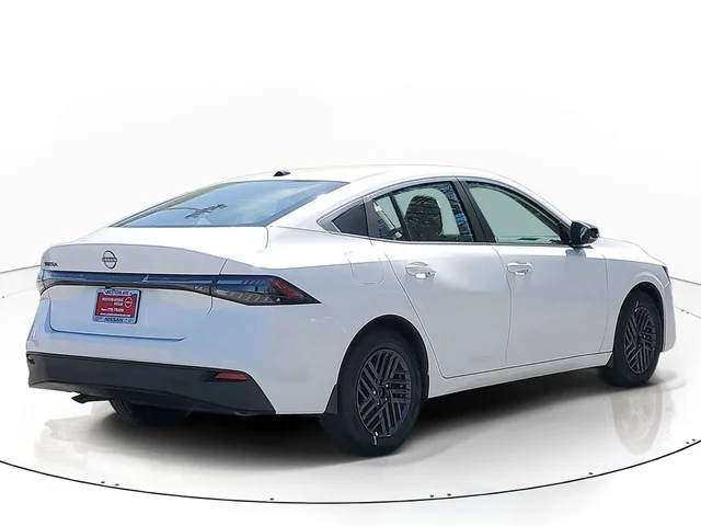 Nuevos NISSAN SENTRA à Estados chez autogozo