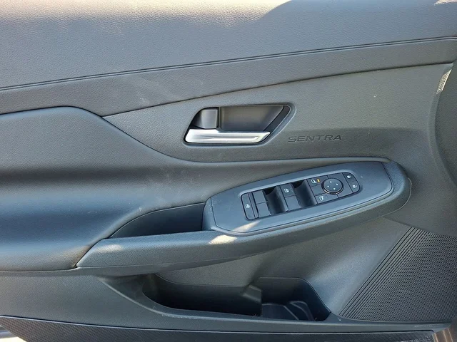 Nuevos NISSAN SENTRA à Estados chez autogozo