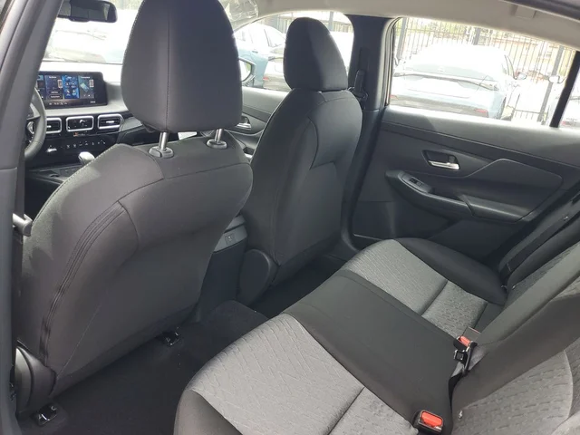 Nuevos NISSAN SENTRA à Estados chez autogozo