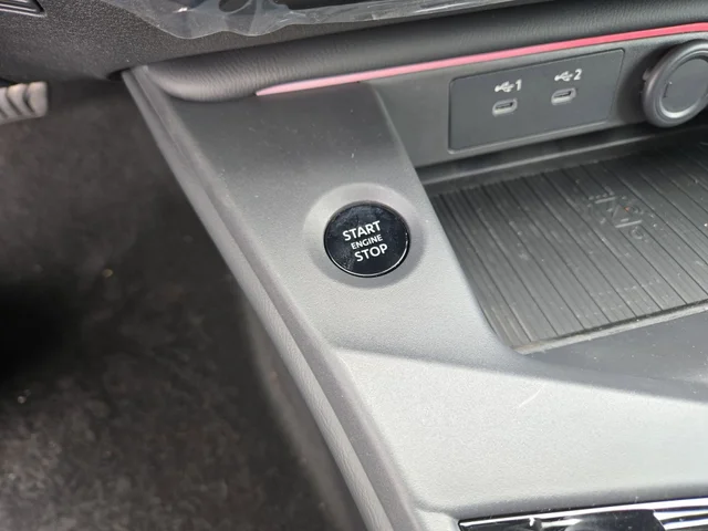 Nuevos NISSAN SENTRA à Estados chez autogozo
