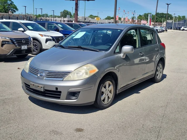 SEMINUEVOS NISSAN Versa a Estados en autogozo