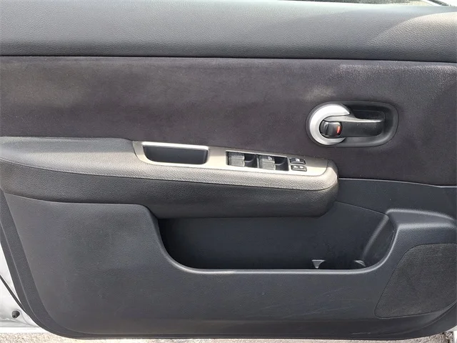 SEMINUEVOS NISSAN Versa a Estados en autogozo