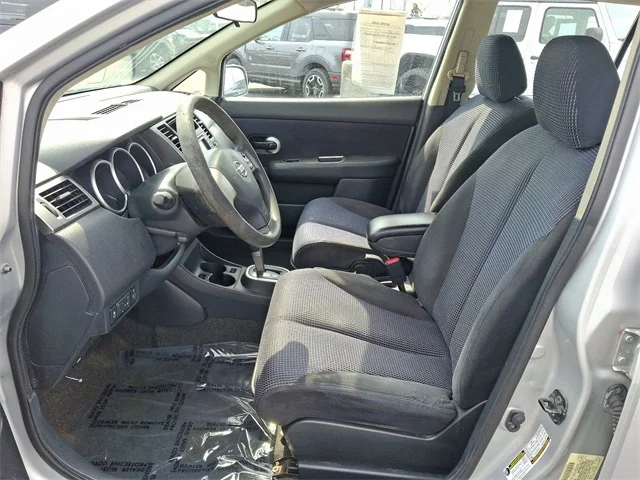 SEMINUEVOS NISSAN Versa a Estados en autogozo