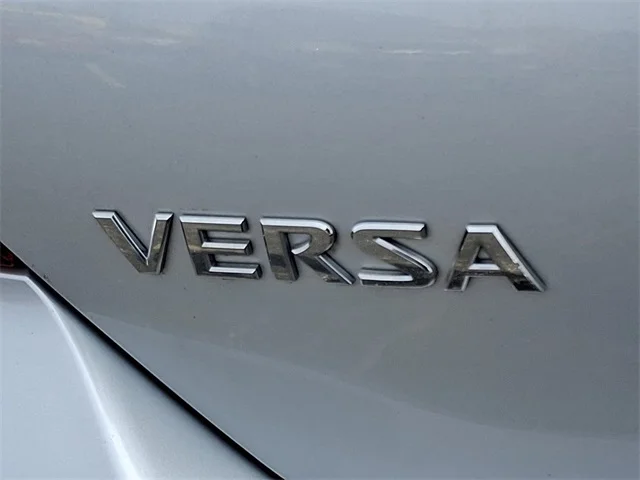 SEMINUEVOS NISSAN Versa a Estados en autogozo
