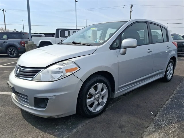 SEMINUEVOS NISSAN Versa a Estados en autogozo