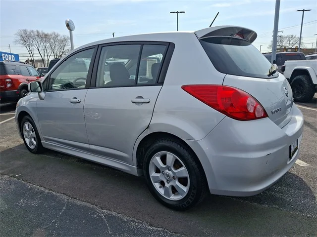 SEMINUEVOS NISSAN Versa a Estados en autogozo