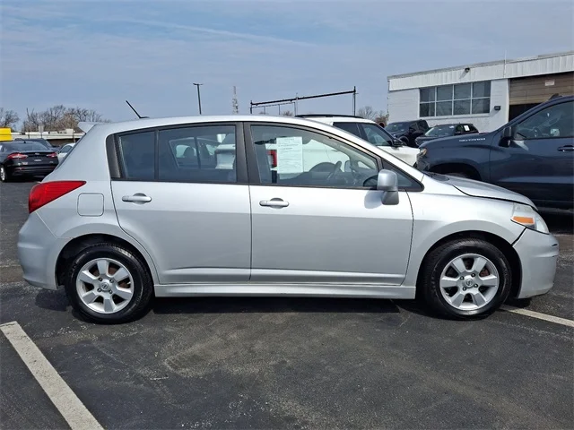 SEMINUEVOS NISSAN Versa a Estados en autogozo