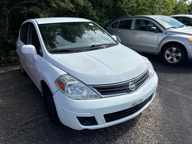 SEMINUEVOS NISSAN Versa a Estados en autogozo