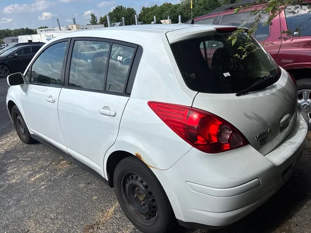 SEMINUEVOS NISSAN Versa a Estados en autogozo