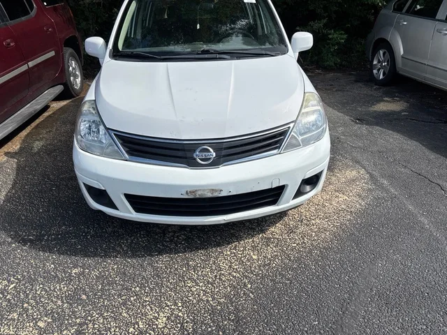 SEMINUEVOS NISSAN Versa a Estados en autogozo