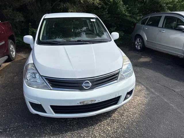 SEMINUEVOS NISSAN Versa a Estados en autogozo