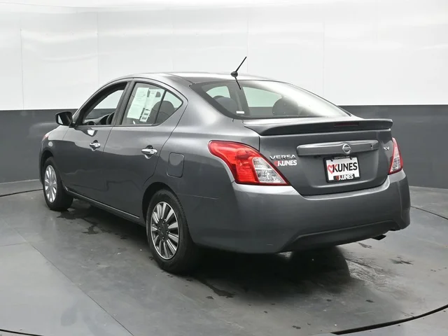 SEMINUEVOS NISSAN Versa a Estados en autogozo