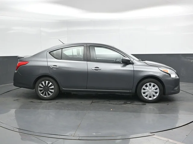 SEMINUEVOS NISSAN Versa a Estados en autogozo