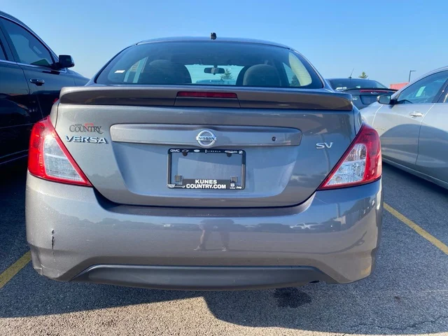 SEMINUEVOS NISSAN Versa a Estados en autogozo