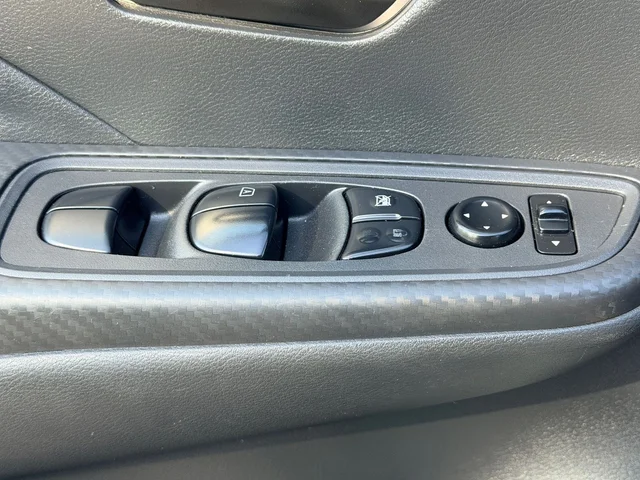 SEMINUEVOS NISSAN Versa a Estados en autogozo
