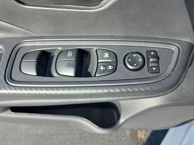 SEMINUEVOS NISSAN Versa a Estados en autogozo
