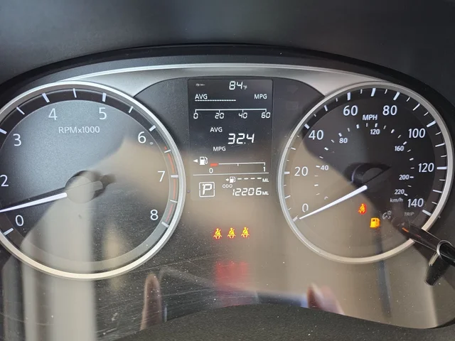 SEMINUEVOS NISSAN Versa a Estados en autogozo