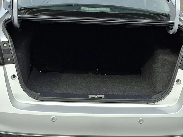 SEMINUEVOS NISSAN Versa a Estados en autogozo