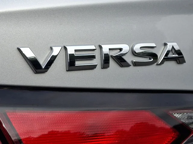 SEMINUEVOS NISSAN Versa a Estados en autogozo