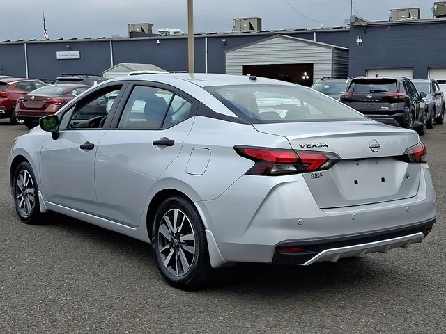 SEMINUEVOS NISSAN Versa a Estados en autogozo