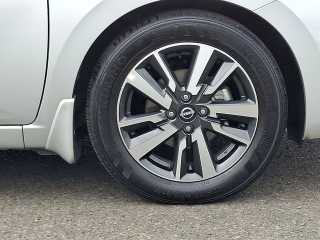 SEMINUEVOS NISSAN Versa a Estados en autogozo