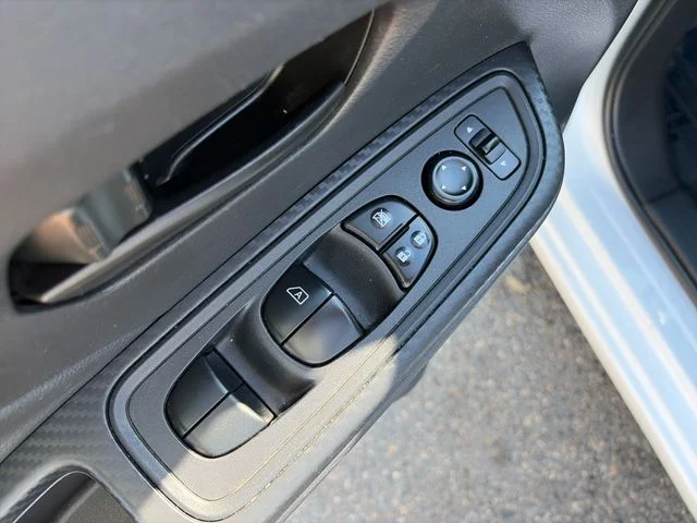 SEMINUEVOS NISSAN Versa a Estados en autogozo