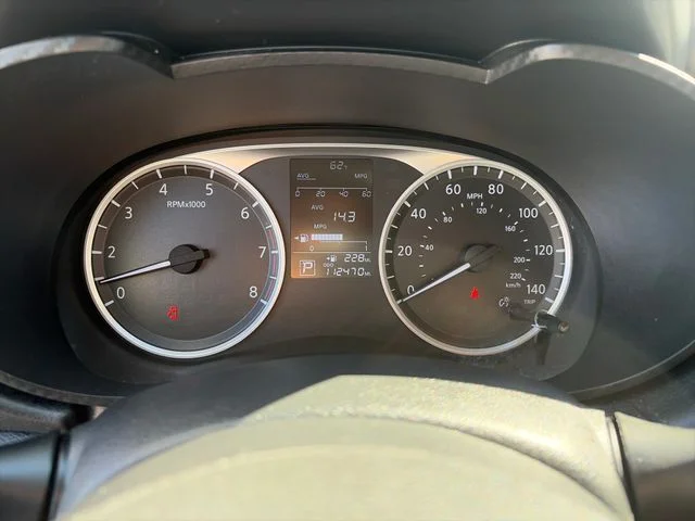 SEMINUEVOS NISSAN Versa a Estados en autogozo