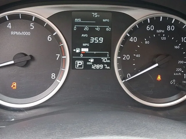 SEMINUEVOS NISSAN Versa a Estados en autogozo