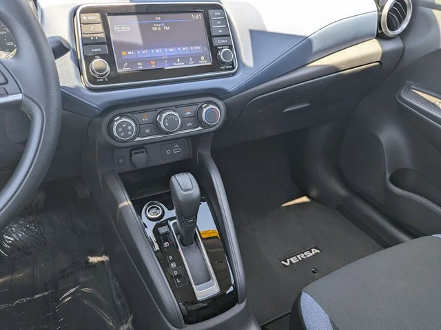 SEMINUEVOS NISSAN Versa a Estados en autogozo