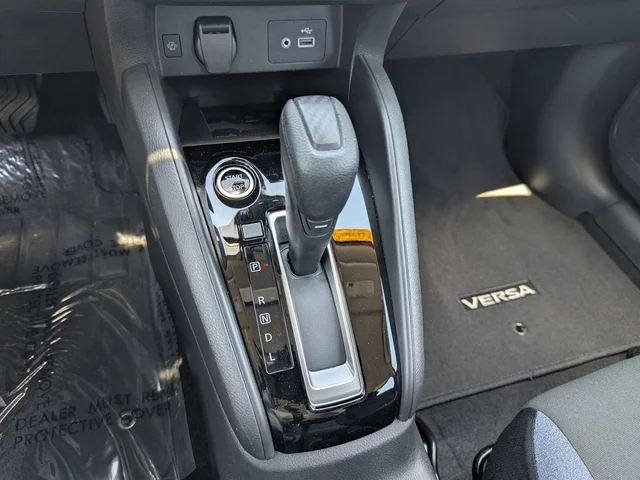 SEMINUEVOS NISSAN Versa a Estados en autogozo