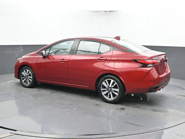 SEMINUEVOS NISSAN Versa a Estados en autogozo