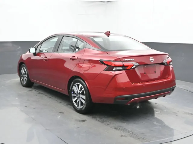 SEMINUEVOS NISSAN Versa a Estados en autogozo