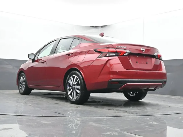 SEMINUEVOS NISSAN Versa a Estados en autogozo