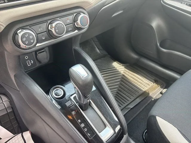 SEMINUEVOS NISSAN Versa a Estados en autogozo