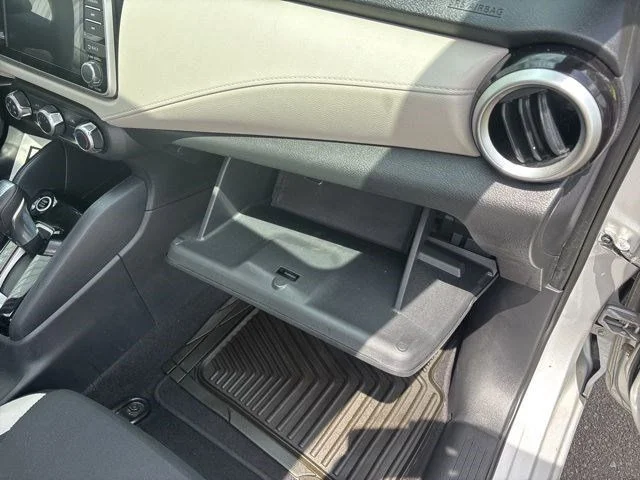 SEMINUEVOS NISSAN Versa a Estados en autogozo