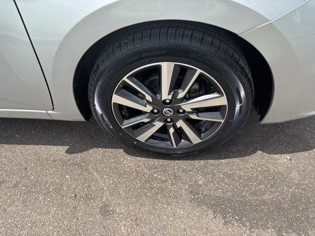 SEMINUEVOS NISSAN Versa a Estados en autogozo