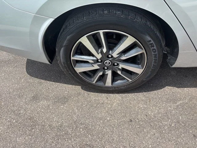 SEMINUEVOS NISSAN Versa a Estados en autogozo